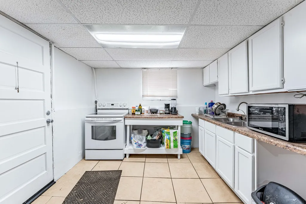 5933 South Sacramento Avenue Chicago IL 60629