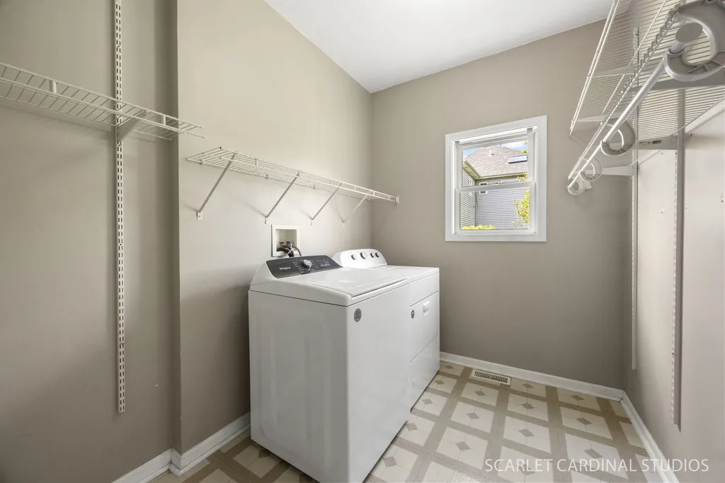 2494 Adamsway Drive Aurora IL 60502