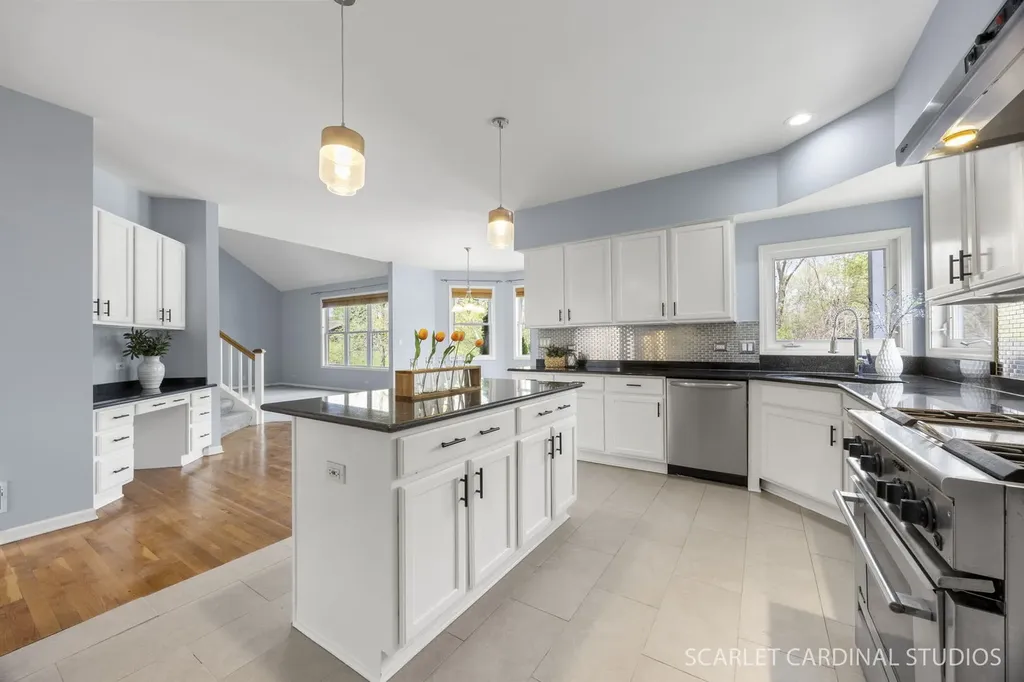 2494 Adamsway Drive Aurora IL 60502