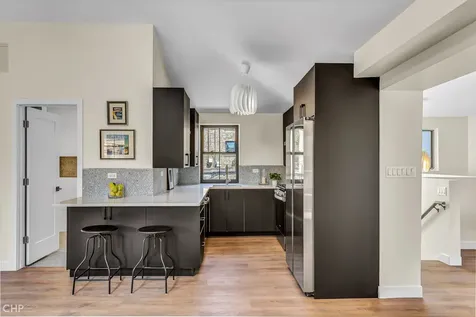 3752 North Magnolia Avenue Chicago IL 60613