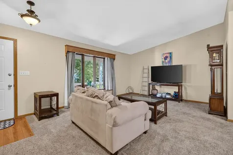 102 North Roma Court Toluca IL 61369