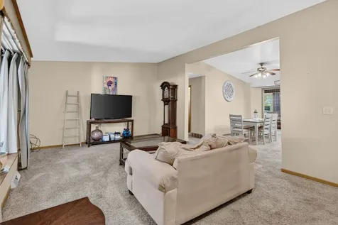 102 North Roma Court Toluca IL 61369