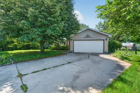 102 North Roma Court Toluca IL 61369