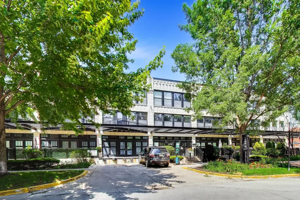 1000 West 15th Street Chicago IL 60608