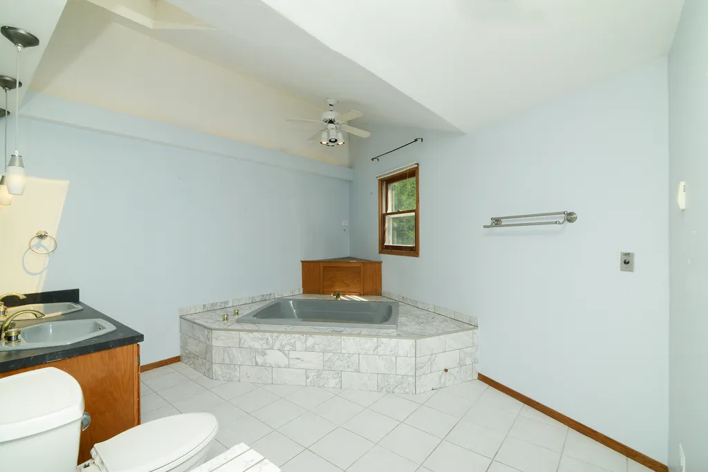 190 Appleby Drive Glendale Heights IL 60139