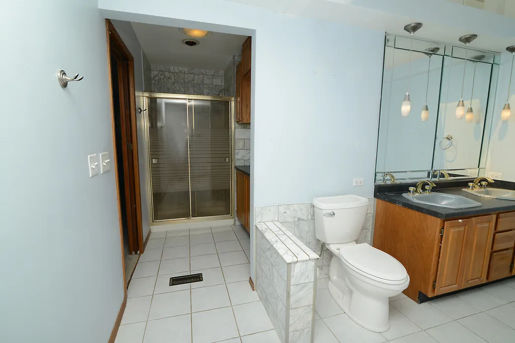 190 Appleby Drive Glendale Heights IL 60139