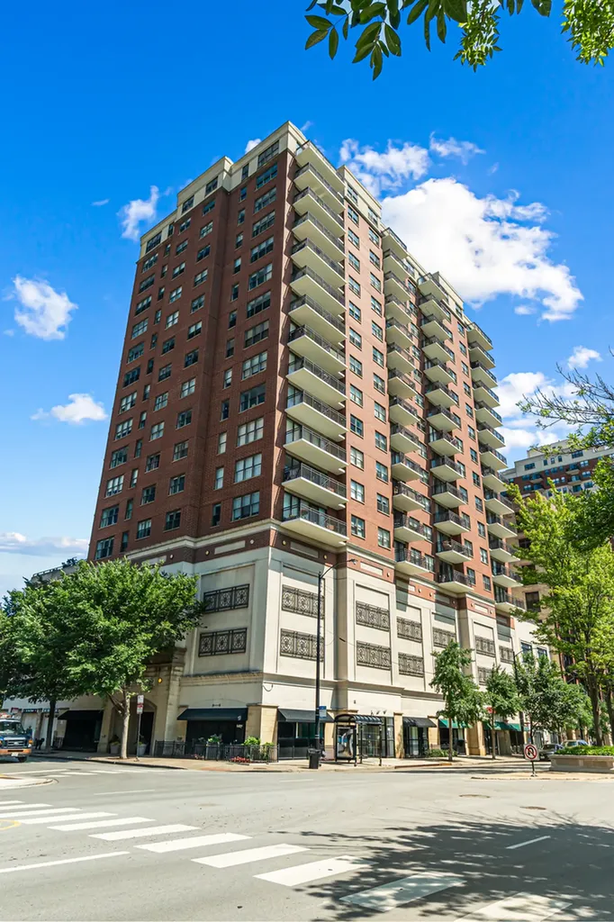 5 East 14th Place Chicago IL 60605