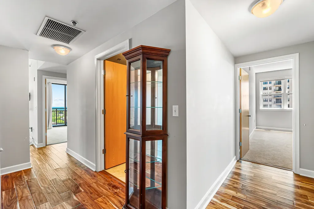5 East 14th Place Chicago IL 60605