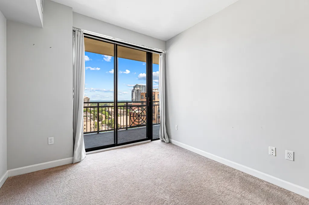 5 East 14th Place Chicago IL 60605