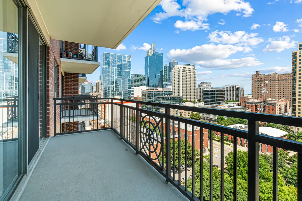 5 East 14th Place Chicago IL 60605
