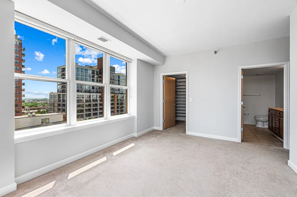 5 East 14th Place Chicago IL 60605