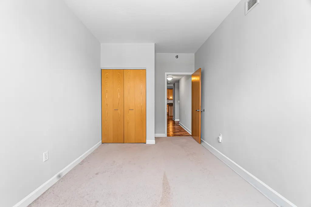 5 East 14th Place Chicago IL 60605