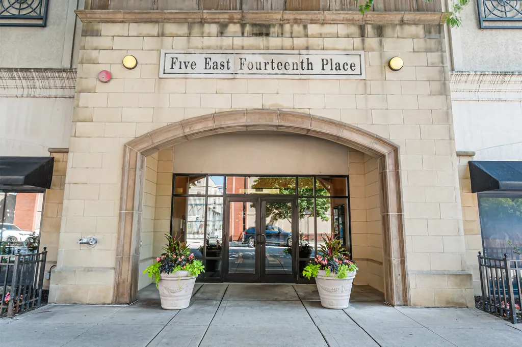 5 East 14th Place Chicago IL 60605