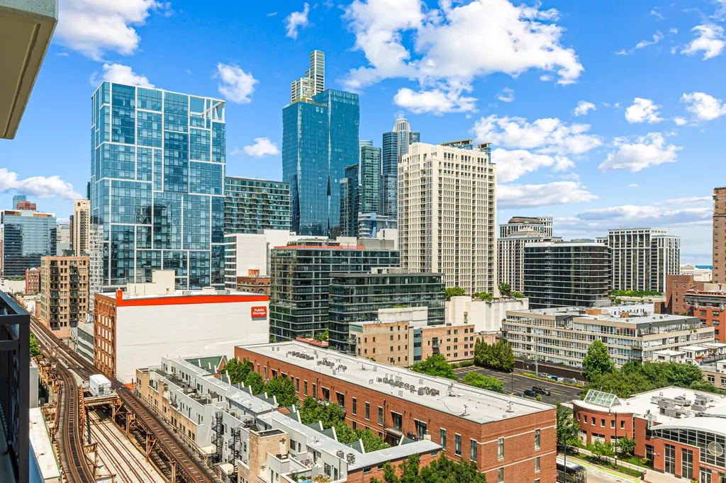5 East 14th Place Chicago IL 60605