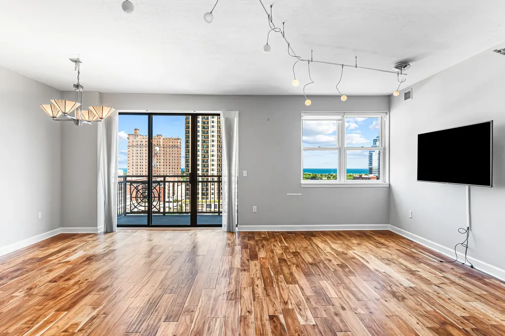 5 East 14th Place Chicago IL 60605