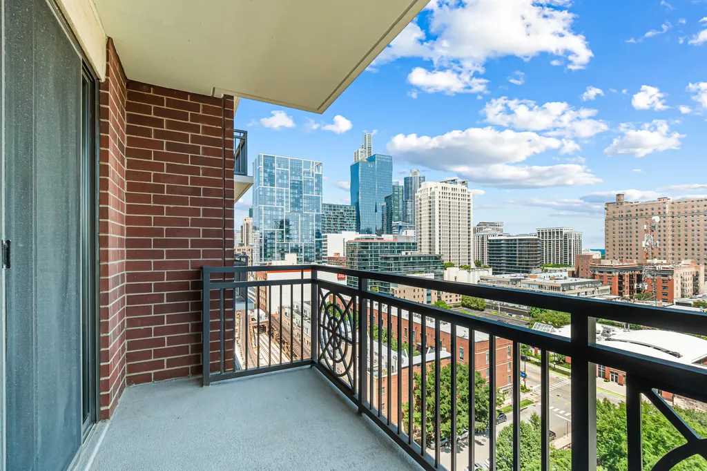 5 East 14th Place Chicago IL 60605