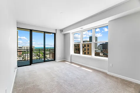 5 East 14th Place Chicago IL 60605