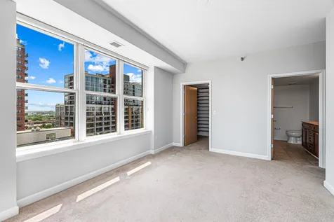 5 East 14th Place Chicago IL 60605
