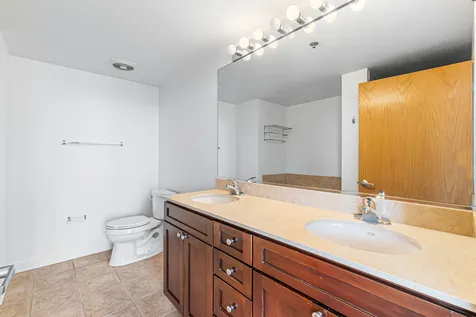 5 East 14th Place Chicago IL 60605