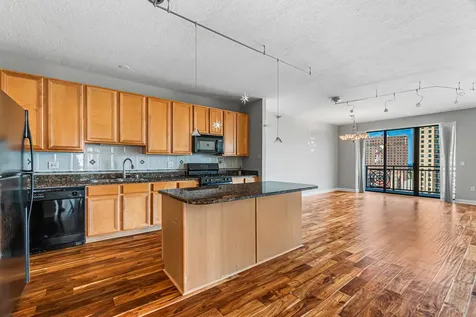 5 East 14th Place Chicago IL 60605