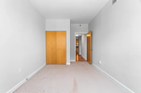5 East 14th Place Chicago IL 60605