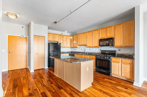 5 East 14th Place Chicago IL 60605
