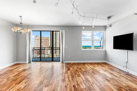 5 East 14th Place Chicago IL 60605