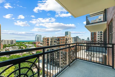 5 East 14th Place Chicago IL 60605