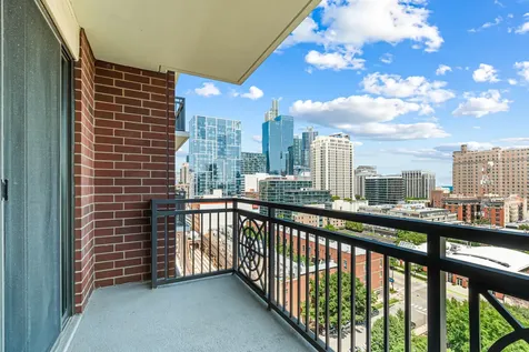 5 East 14th Place Chicago IL 60605
