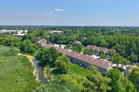 405 Locksley Drive Streamwood IL 60107