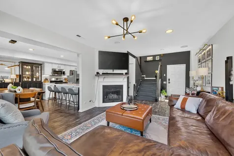 405 Locksley Drive Streamwood IL 60107