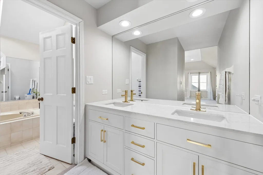1524 Oswego Road Naperville IL 60540