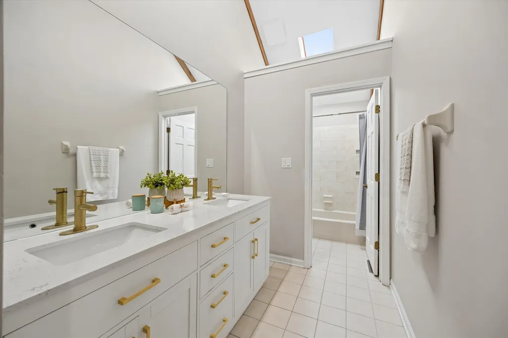 1524 Oswego Road Naperville IL 60540