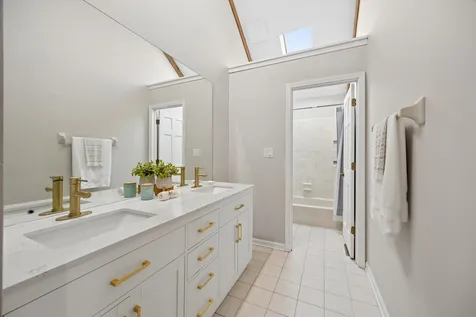 1524 Oswego Road Naperville IL 60540