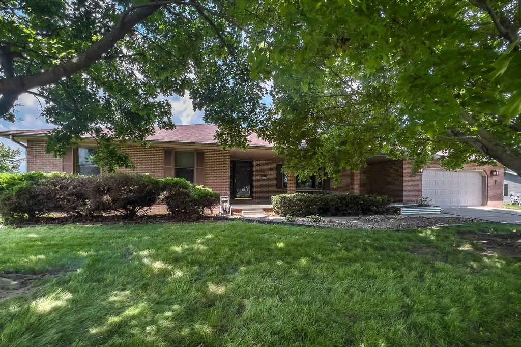 404 Sunset Drive Colfax IL 61728