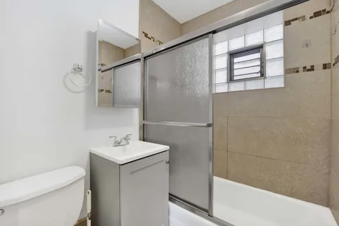 465 West 27th Street Chicago IL 60616