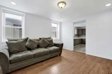 465 West 27th Street Chicago IL 60616