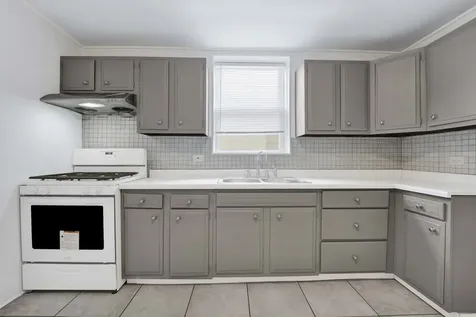 465 West 27th Street Chicago IL 60616