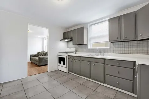 465 West 27th Street Chicago IL 60616