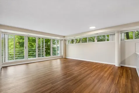 2555 Gross Point Road Evanston IL 60201