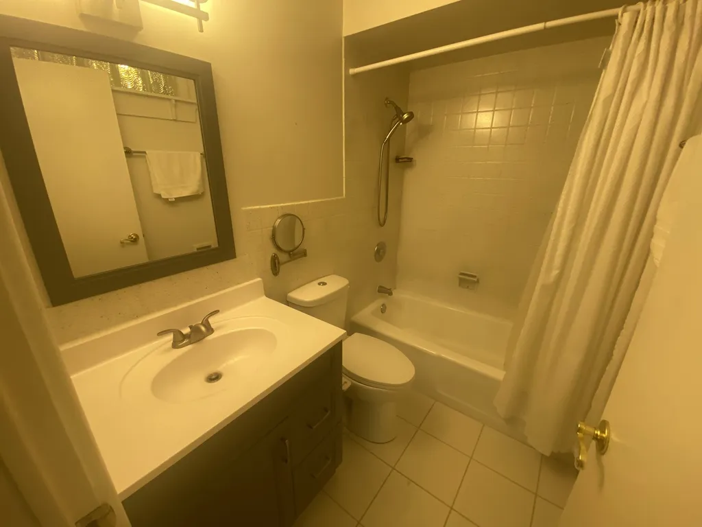 1198 Royal Glen Drive Glen Ellyn IL 60137