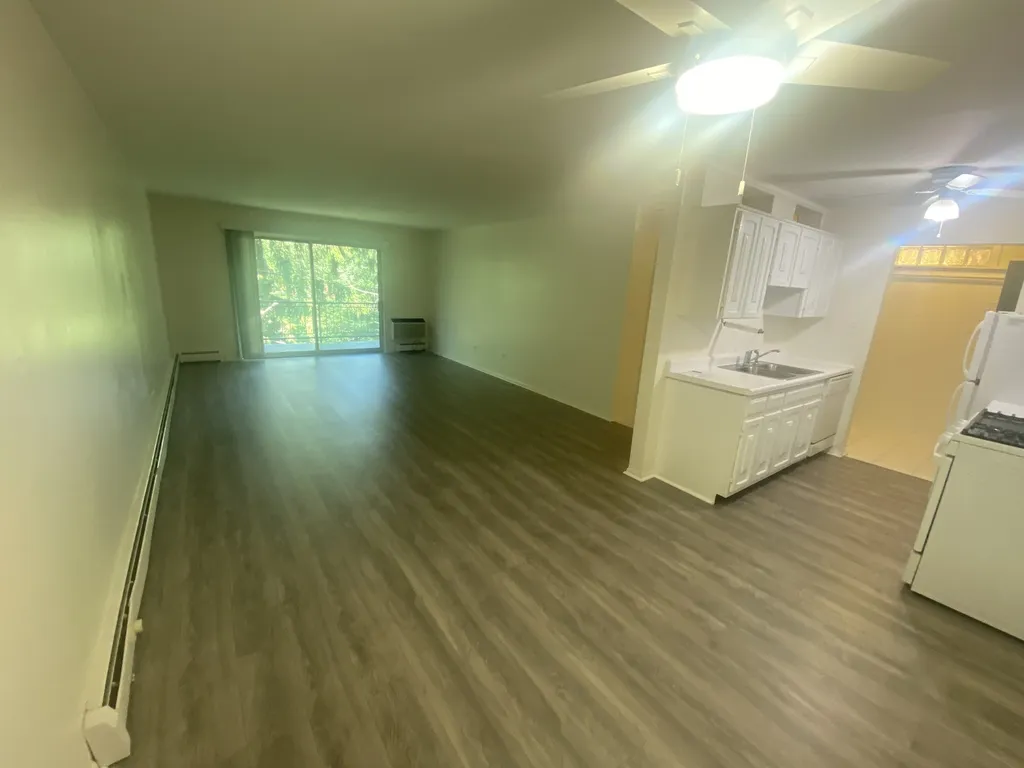 1198 Royal Glen Drive Glen Ellyn IL 60137