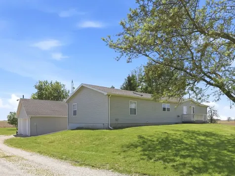 10078 State Route 9 Hoopeston IL 60942