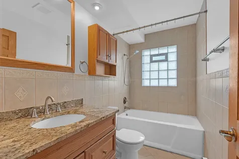 9449 Kelvin Lane Schiller Park IL 60176
