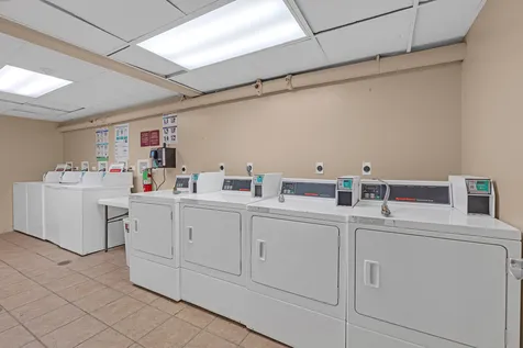 9449 Kelvin Lane Schiller Park IL 60176