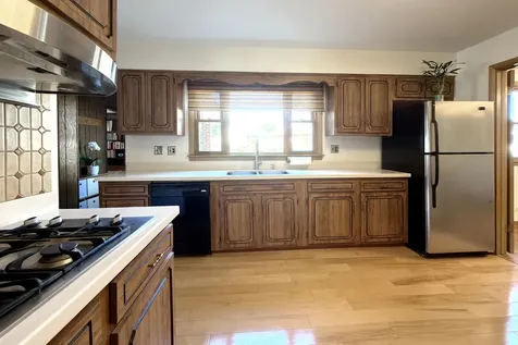2022 East Woodview Drive Mount Prospect IL 60056