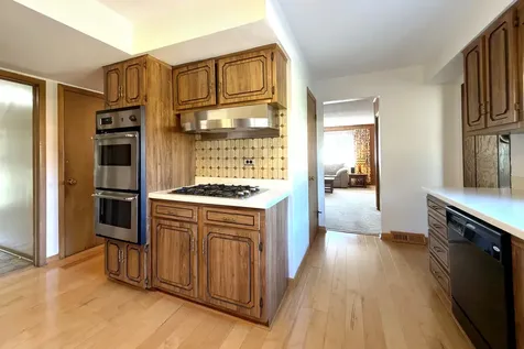 2022 East Woodview Drive Mount Prospect IL 60056