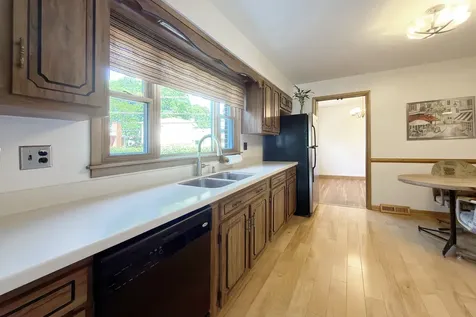 2022 East Woodview Drive Mount Prospect IL 60056