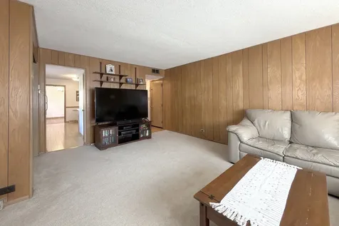 2022 East Woodview Drive Mount Prospect IL 60056