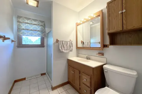2022 East Woodview Drive Mount Prospect IL 60056